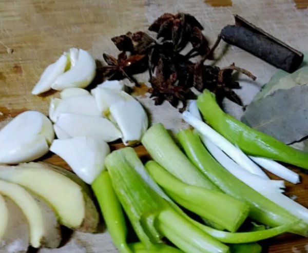 红烧肉焯水用冷水还是热水