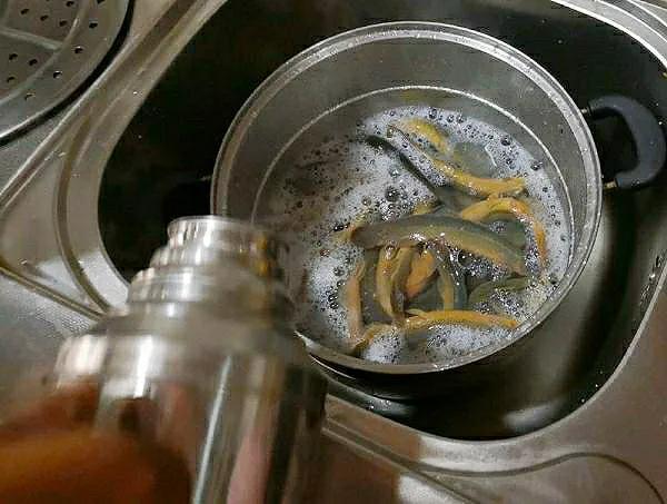 杀泥鳅正确方法最快