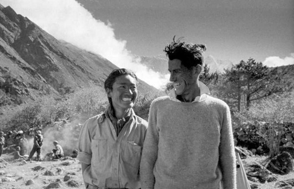 第一个登上珠穆朗玛峰的人