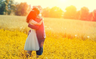 不喜欢一个人能勉强在一起吗 不爱就不要在一起是善待自己