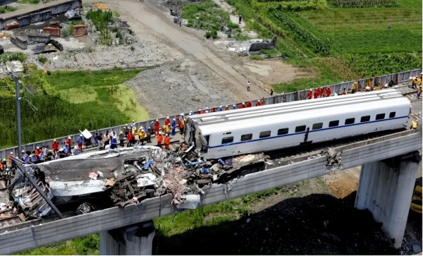 723动车事故灵异女孩事件