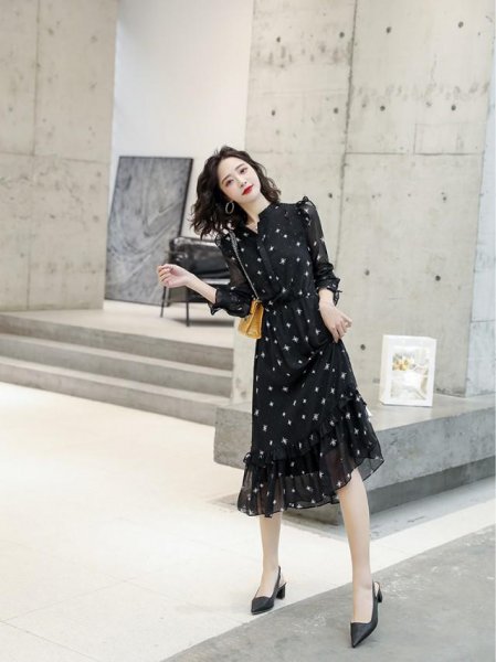 夏天穿裙子配什么鞋子好看