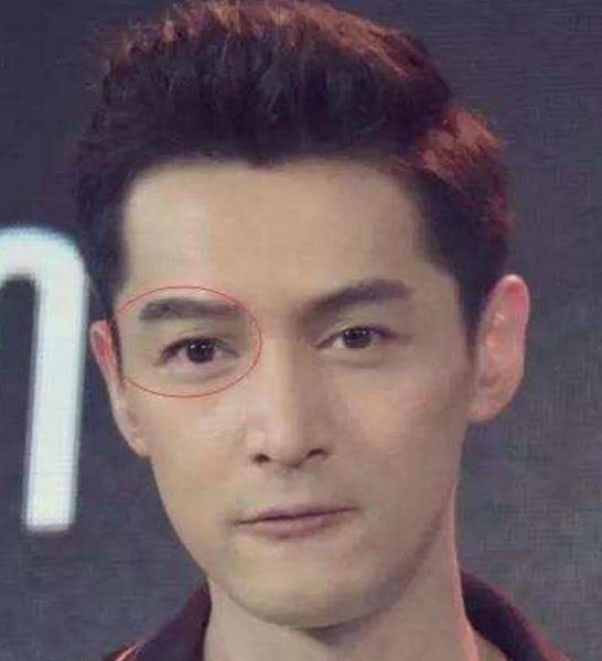 胡歌出意外是什么时候