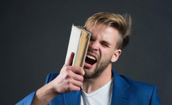 生气打自己耳光心理学原因