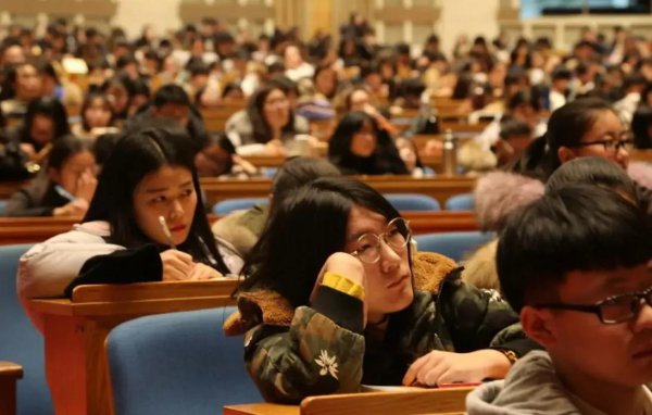 本科生真的烂大街了吗