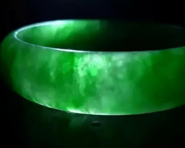 带玉石和翡翠有什么讲究