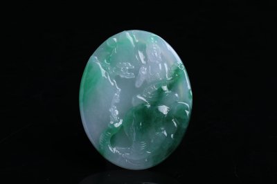 翡翠冰种飘绿花好还是不飘 翡翠飘绿价值会更高吗