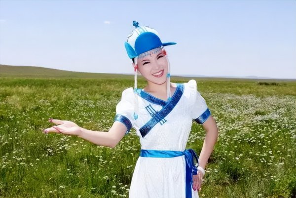 乌兰图雅个人资料简介及年龄