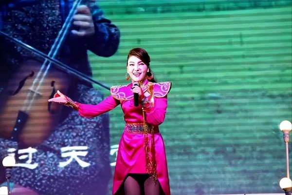 乌兰图雅个人资料简介及年龄