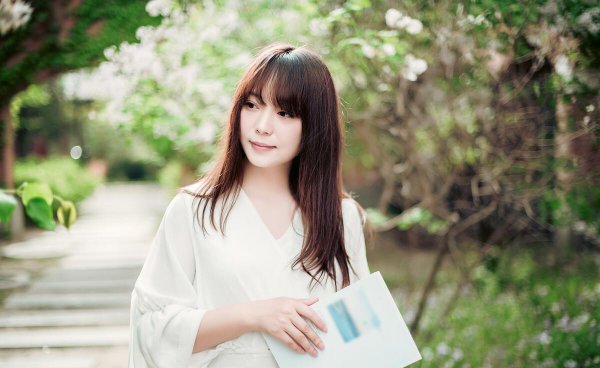 染发时弄到脸上的黑怎么洗掉