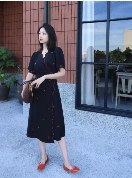 黑色连衣裙配什么鞋子最好看