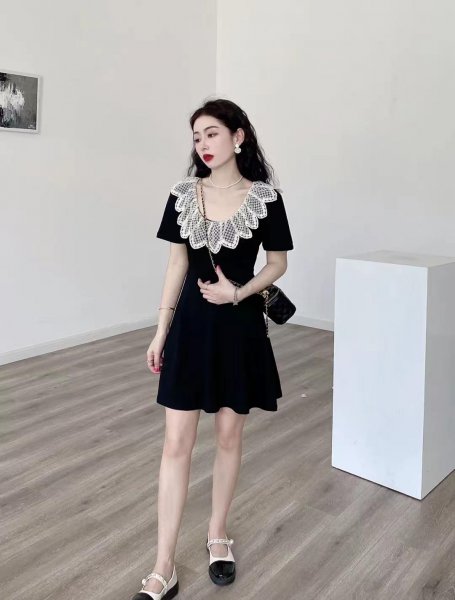 黑色连衣裙配什么鞋子最好看