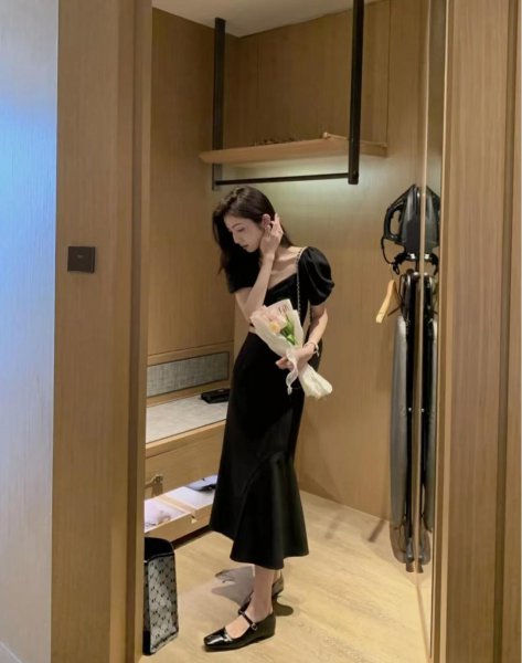 黑色连衣裙配什么鞋子最好看