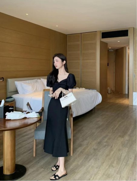 黑色连衣裙配什么鞋子最好看