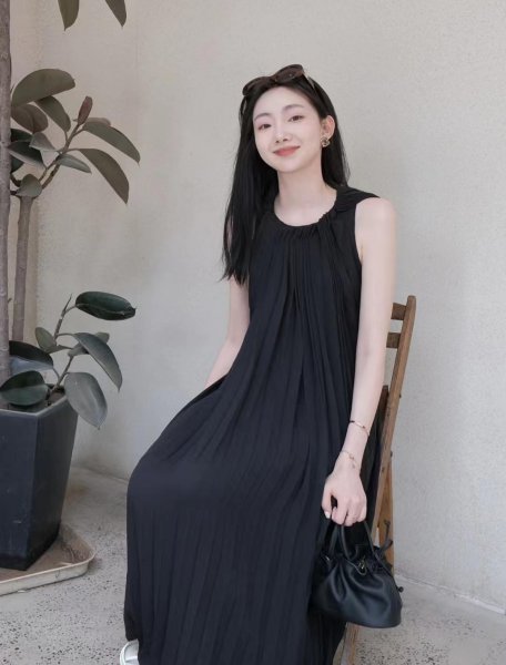 黑色连衣裙配什么鞋子最好看