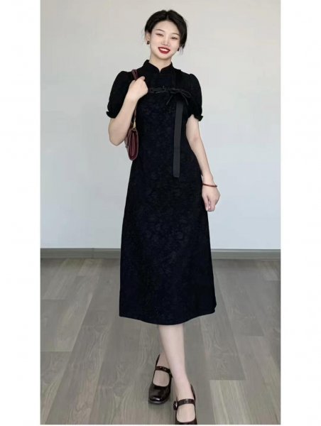 黑色连衣裙配什么鞋子最好看