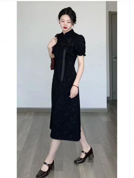 黑色连衣裙配什么鞋子最好看