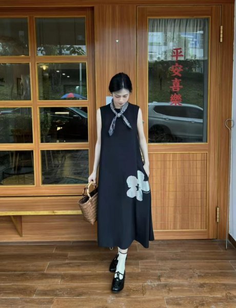 黑色连衣裙配什么鞋子最好看