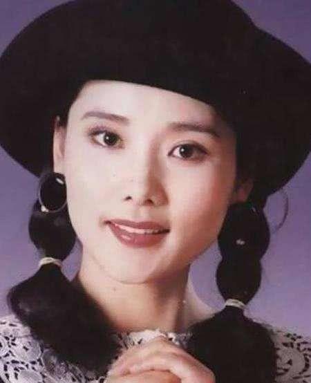 何赛飞个人简历