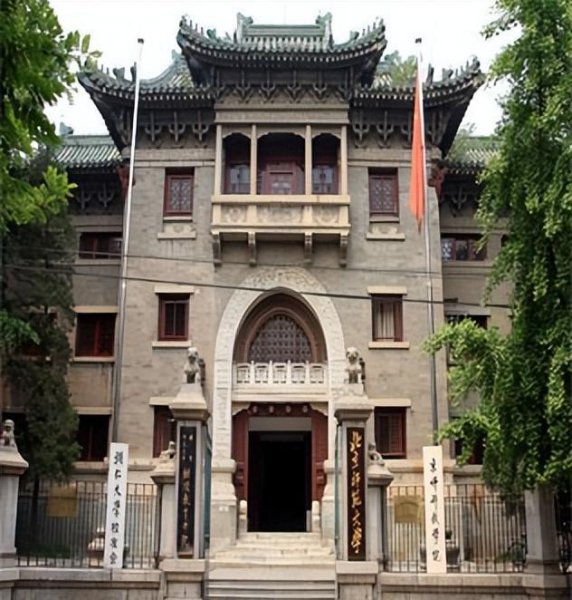 叶曼先生简介及人生经历