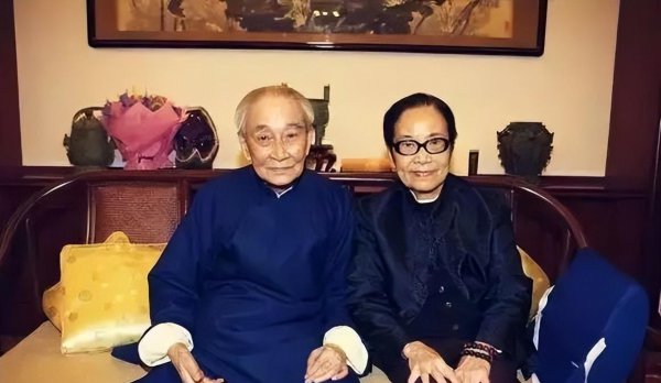 叶曼先生简介及人生经历