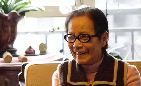 叶曼先生简介及人生经历