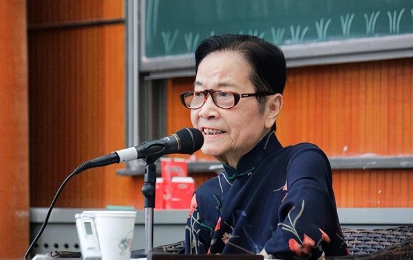 叶曼先生简介及人生经历