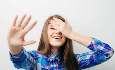 和女生聊天怎么找话题不至于尬聊 如何避免和心仪女孩尬聊