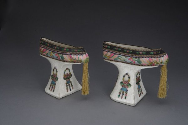 哪个学校的校服是汉服