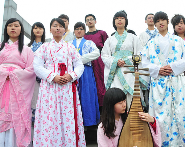 哪个学校的校服是汉服