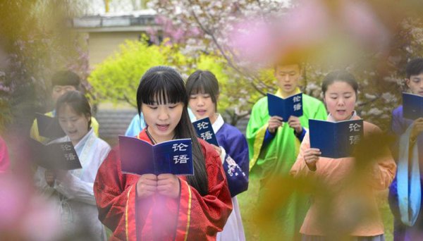 哪个学校的校服是汉服