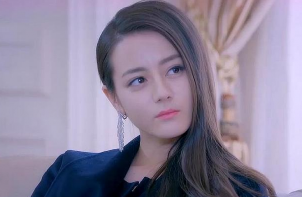 杨幂唐嫣发生了什么事