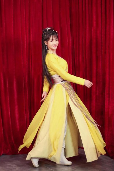 柳岩深蹲无人敢是啥意思