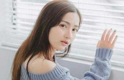 对收礼物有负担的女生