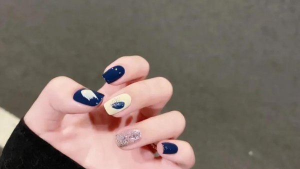 黄皮显手白的美甲颜色