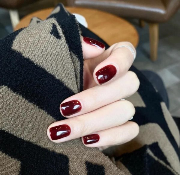 黄皮显手白的美甲颜色