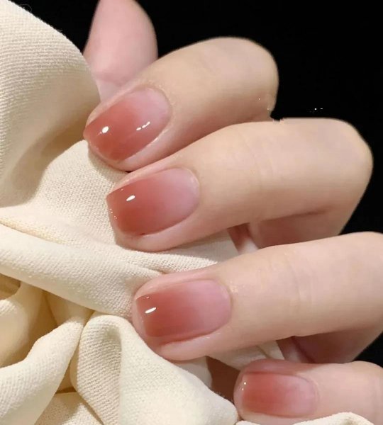 黄皮显手白的美甲颜色