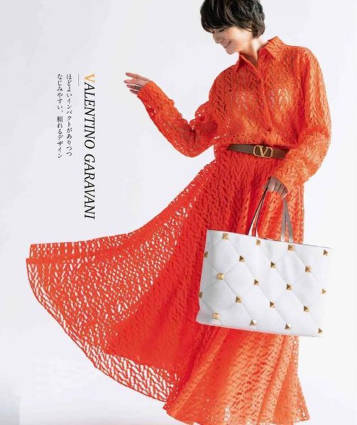 夏天背什么颜色的包包比较好