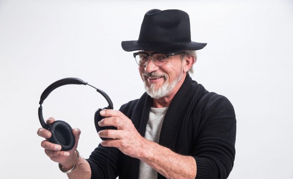 耳机lr左右怎么分辨