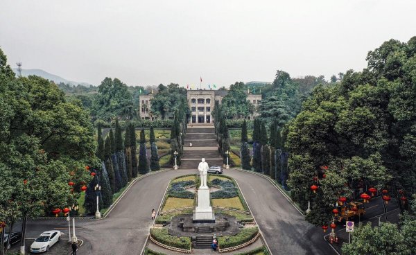 西南大学位置在什么地方