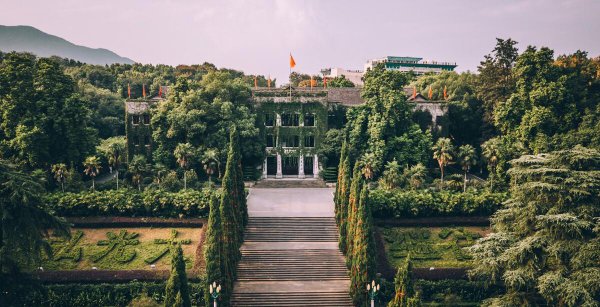 西南大学位置在什么地方