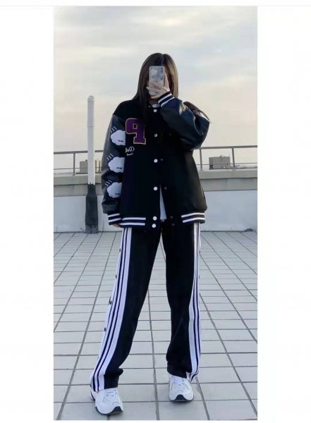 棒球服配什么裤子