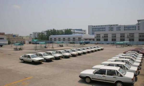 收一个学员教练赚多少