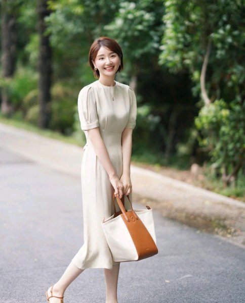 黑色皮肤穿什么颜色衣服好看