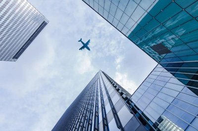 飞机座位选择哪个位置好 乘坐飞机的安全座位位置