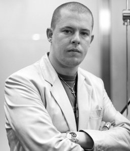 麦昆是哪国的品牌 劳麦昆是什么档次的牌子定位