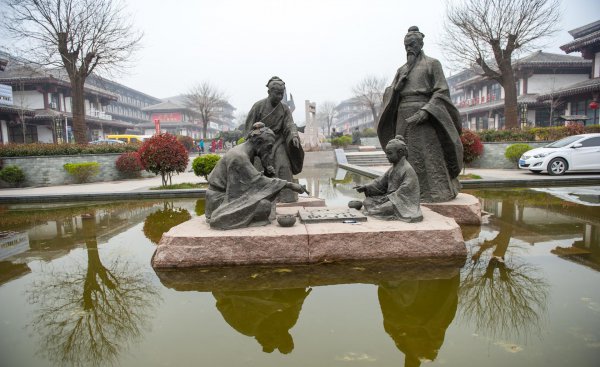 诸葛亮的故乡是哪里