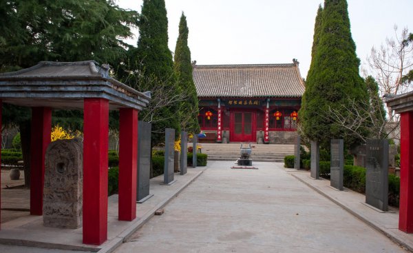 诸葛亮的故乡是哪里