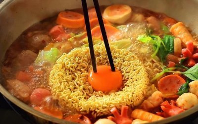 一桶泡面的热量相当于多少米饭 常吃方便面到底好不好