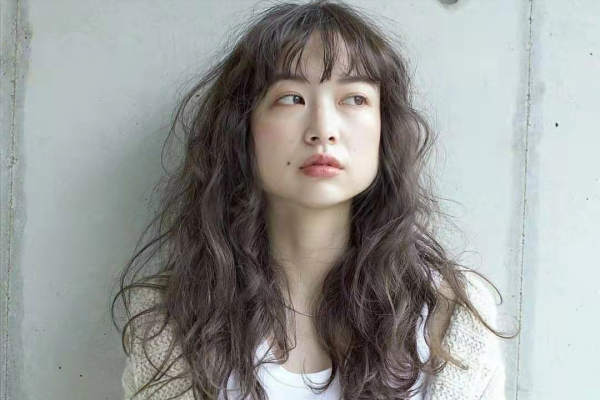 方脸适合什么发型